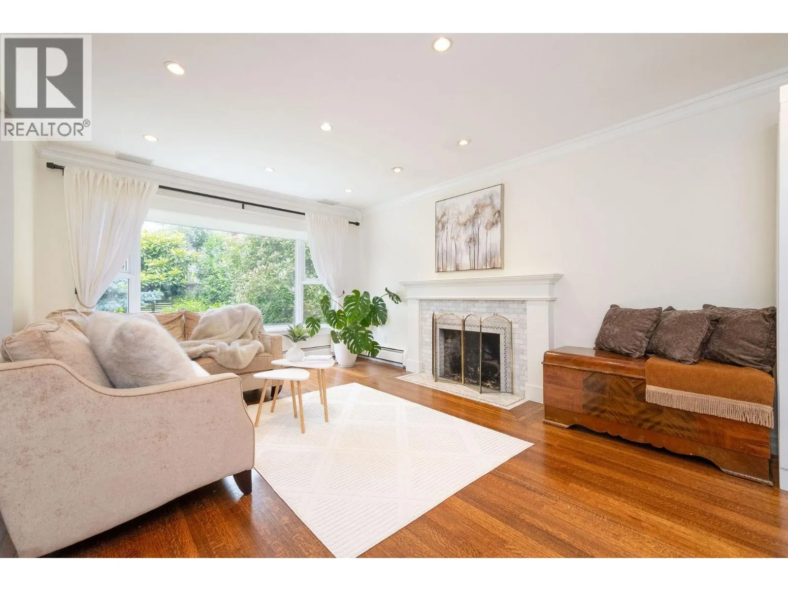 445 W 26TH STREET