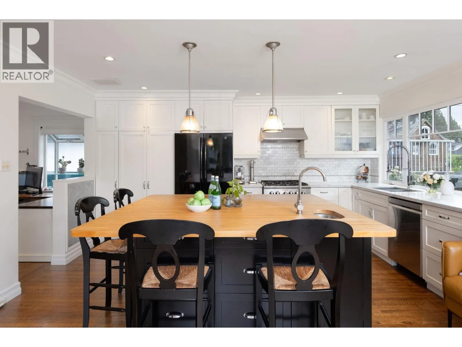 445 W 26TH STREET