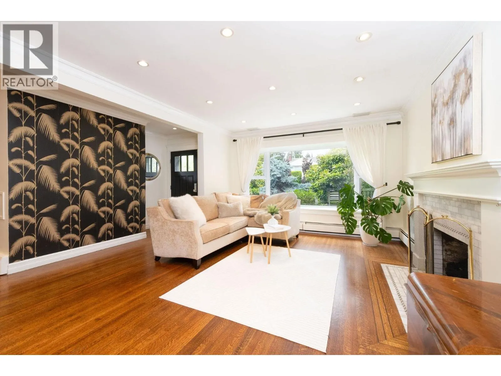 445 W 26TH STREET