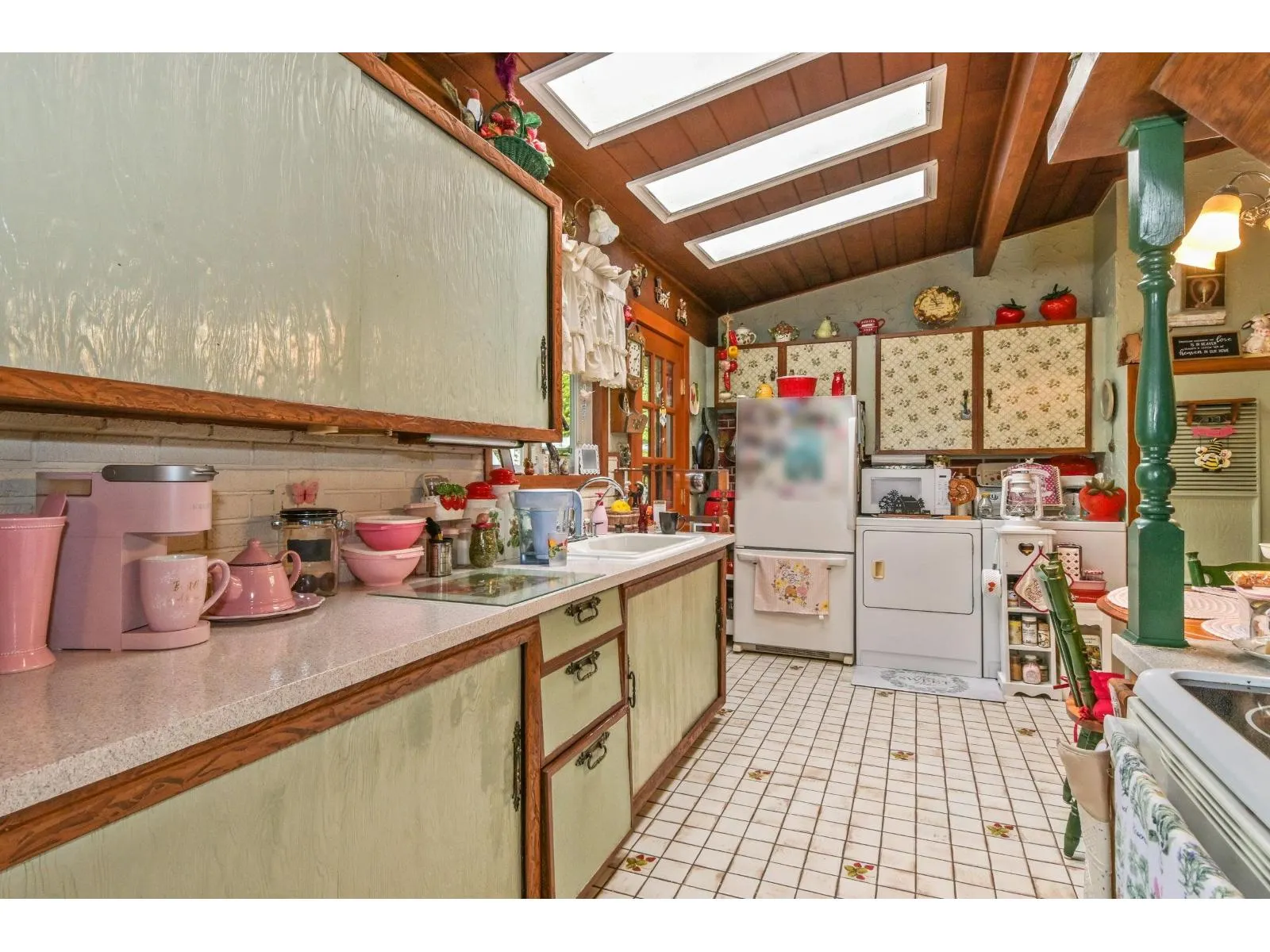 14086 77A AVENUE