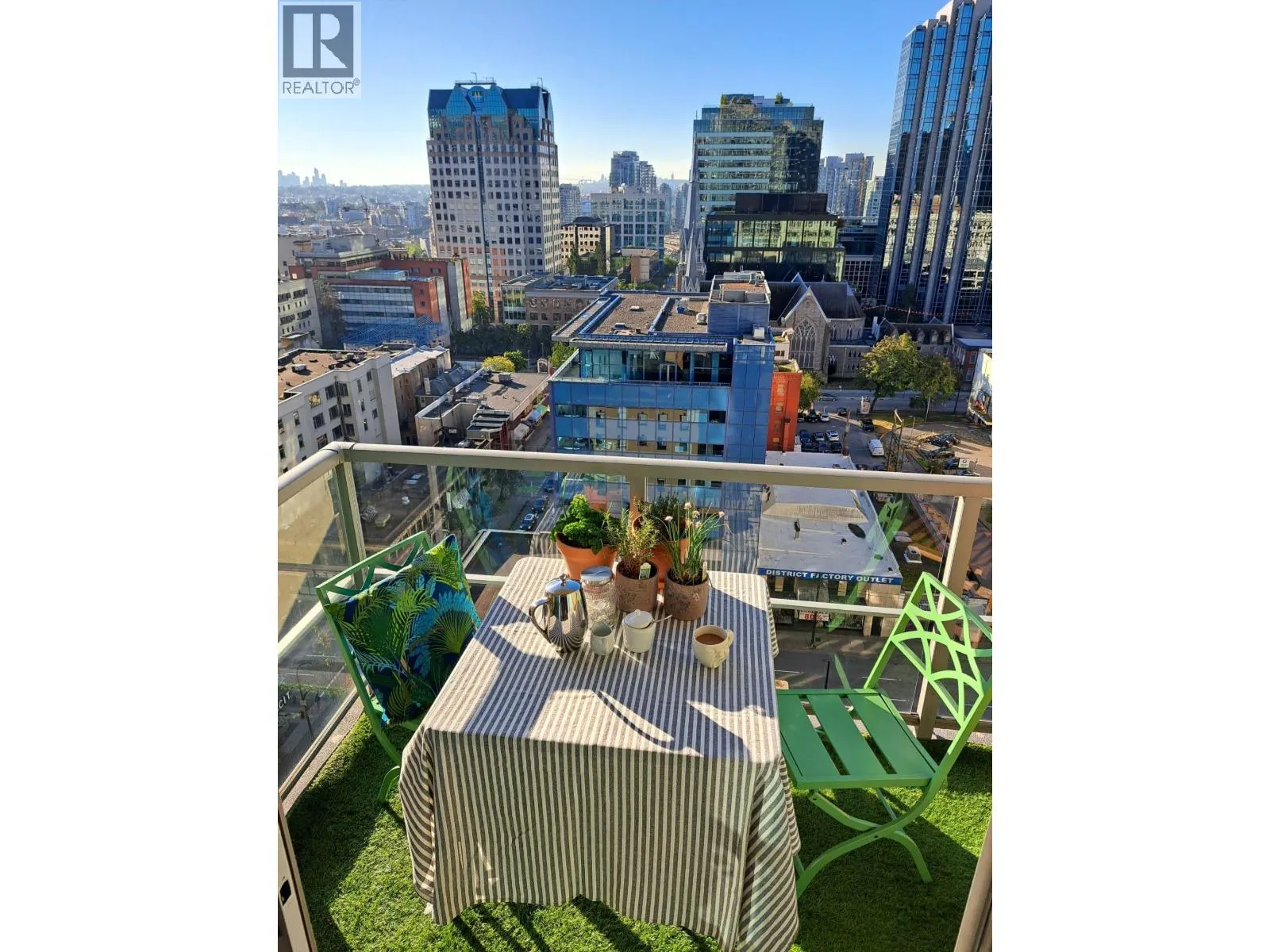 1611 610 GRANVILLE STREET