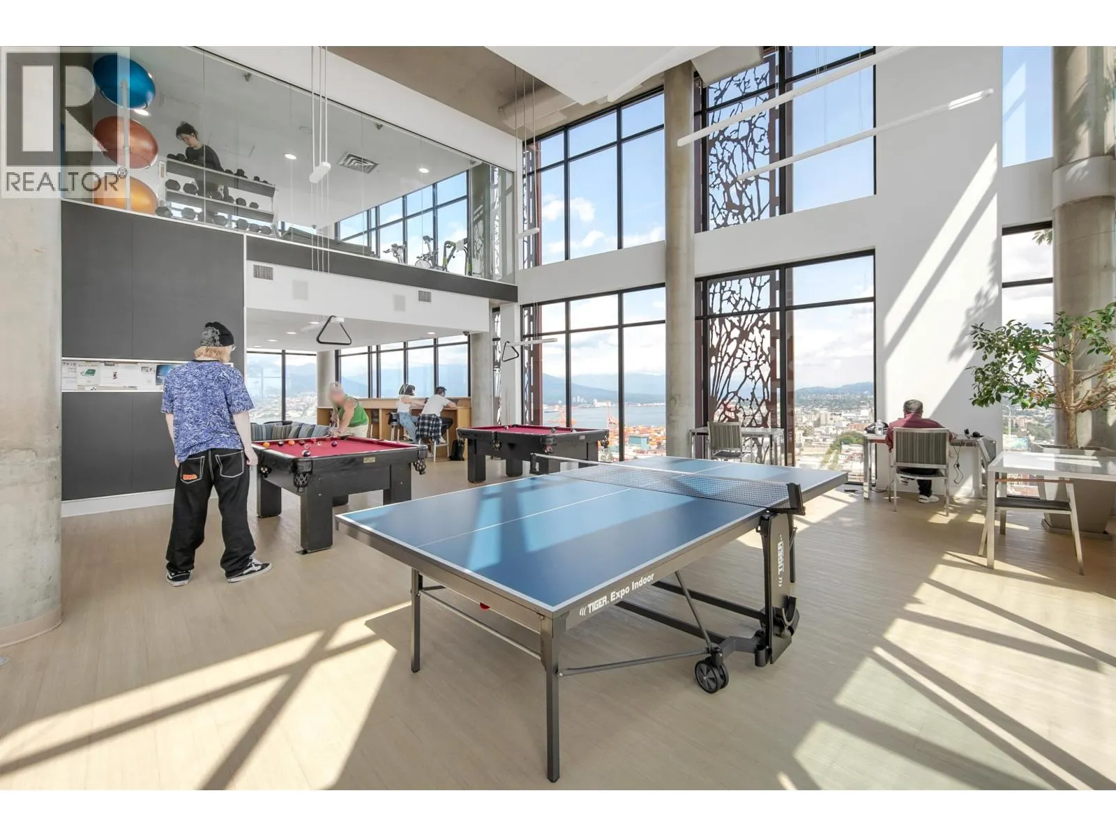 3901 128 W CORDOVA STREET