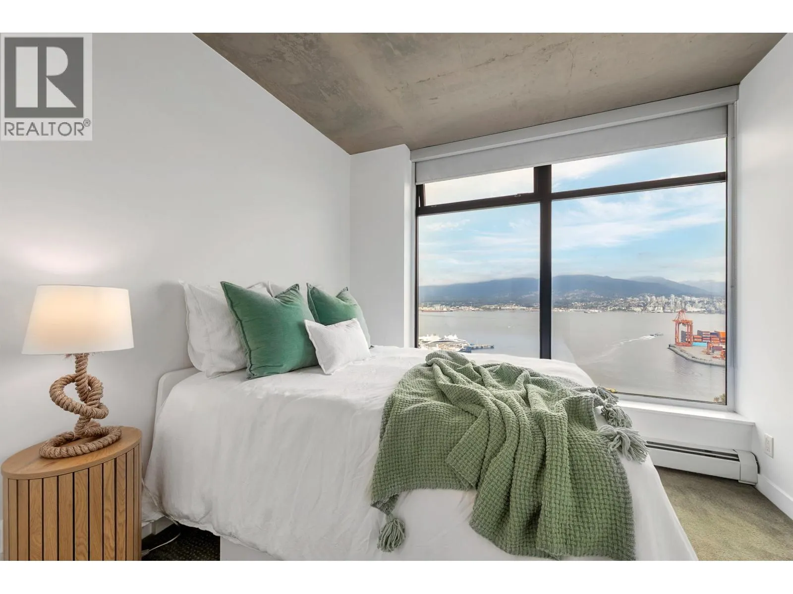 3901 128 W CORDOVA STREET
