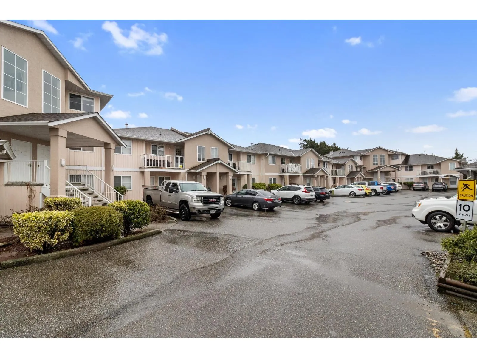 25 5915 VEDDER ROAD|Garrison Crossing