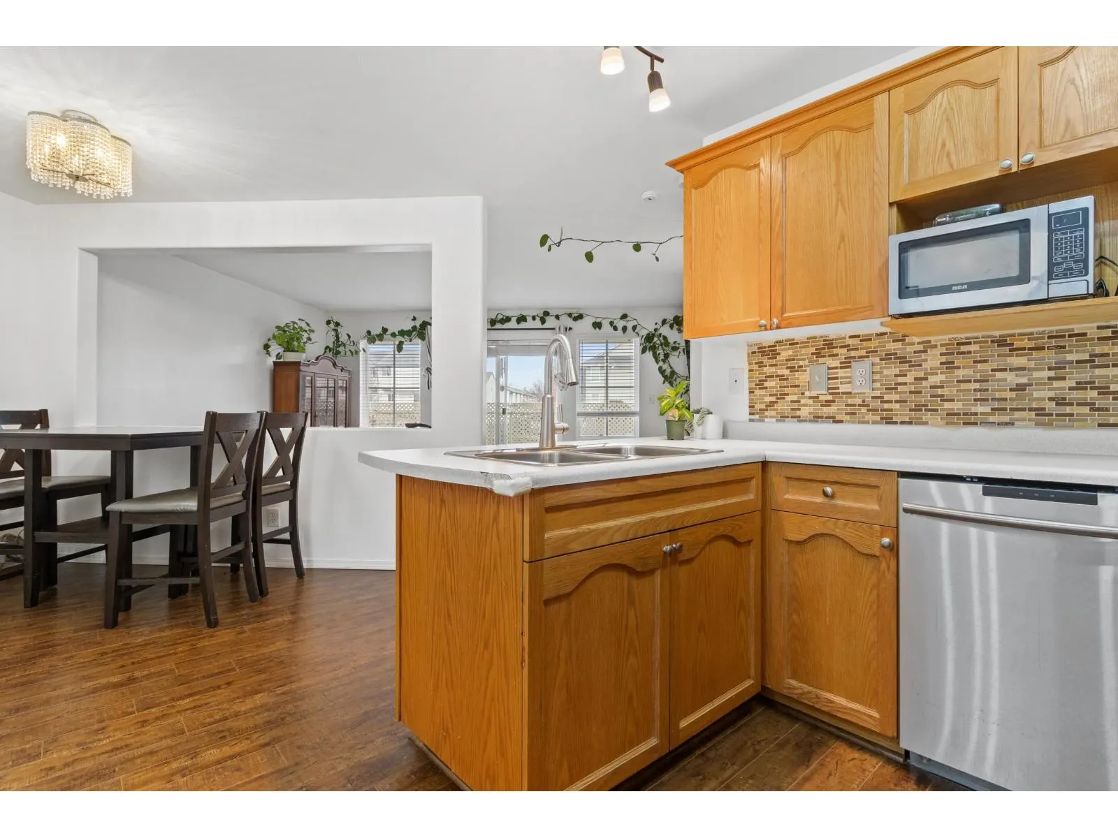 25 5915 VEDDER ROAD|Garrison Crossing