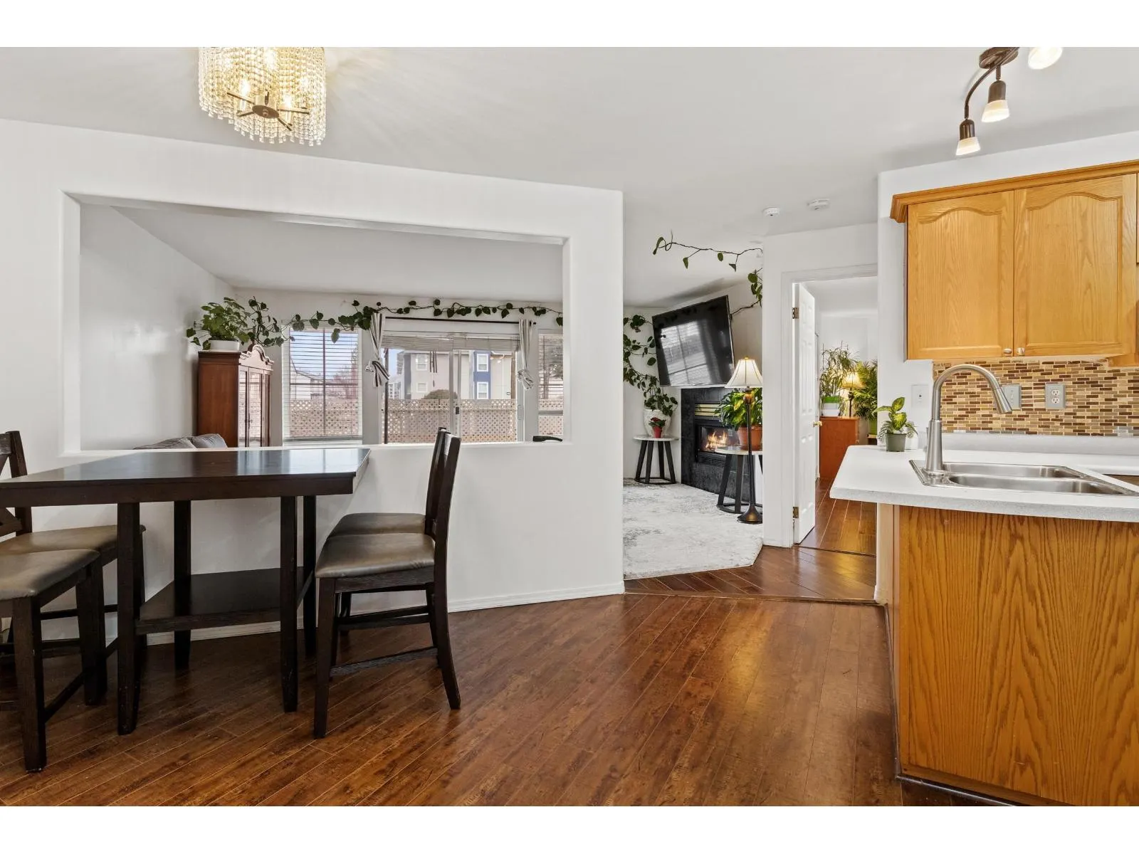 25 5915 VEDDER ROAD|Garrison Crossing
