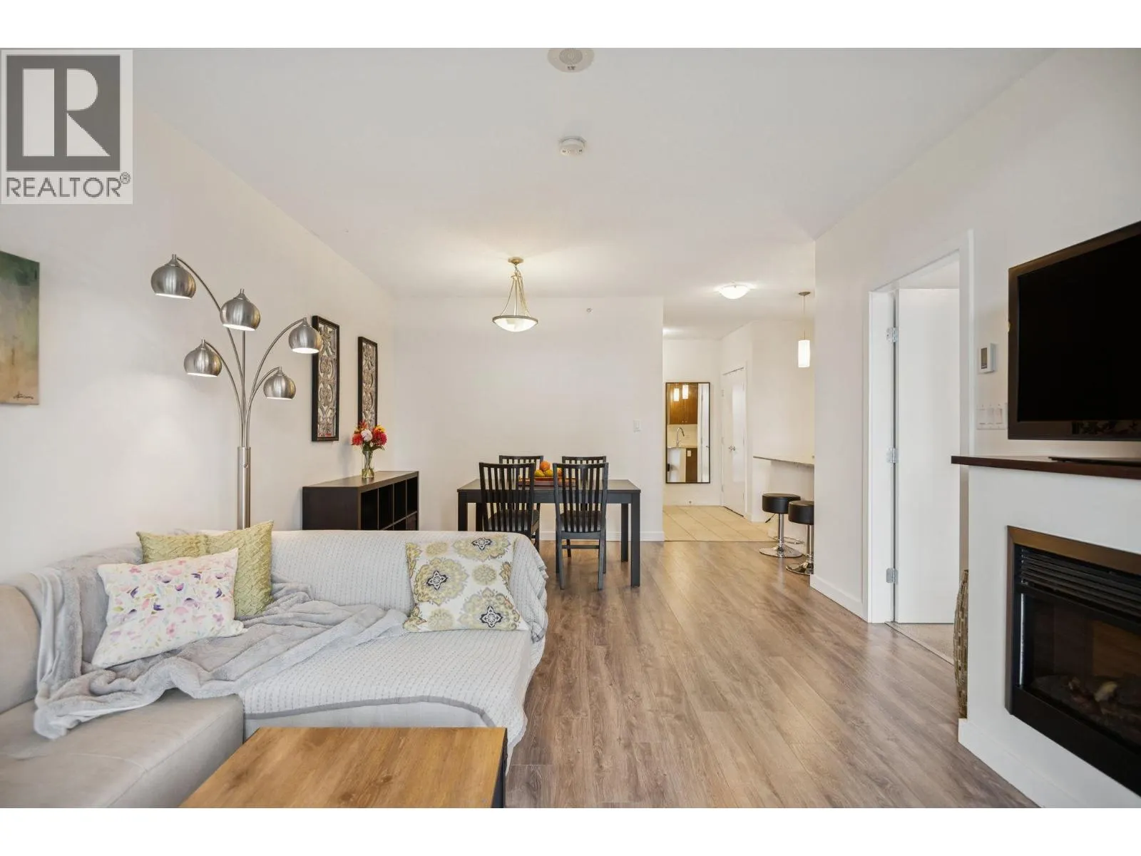 1407 280 ROSS DRIVE