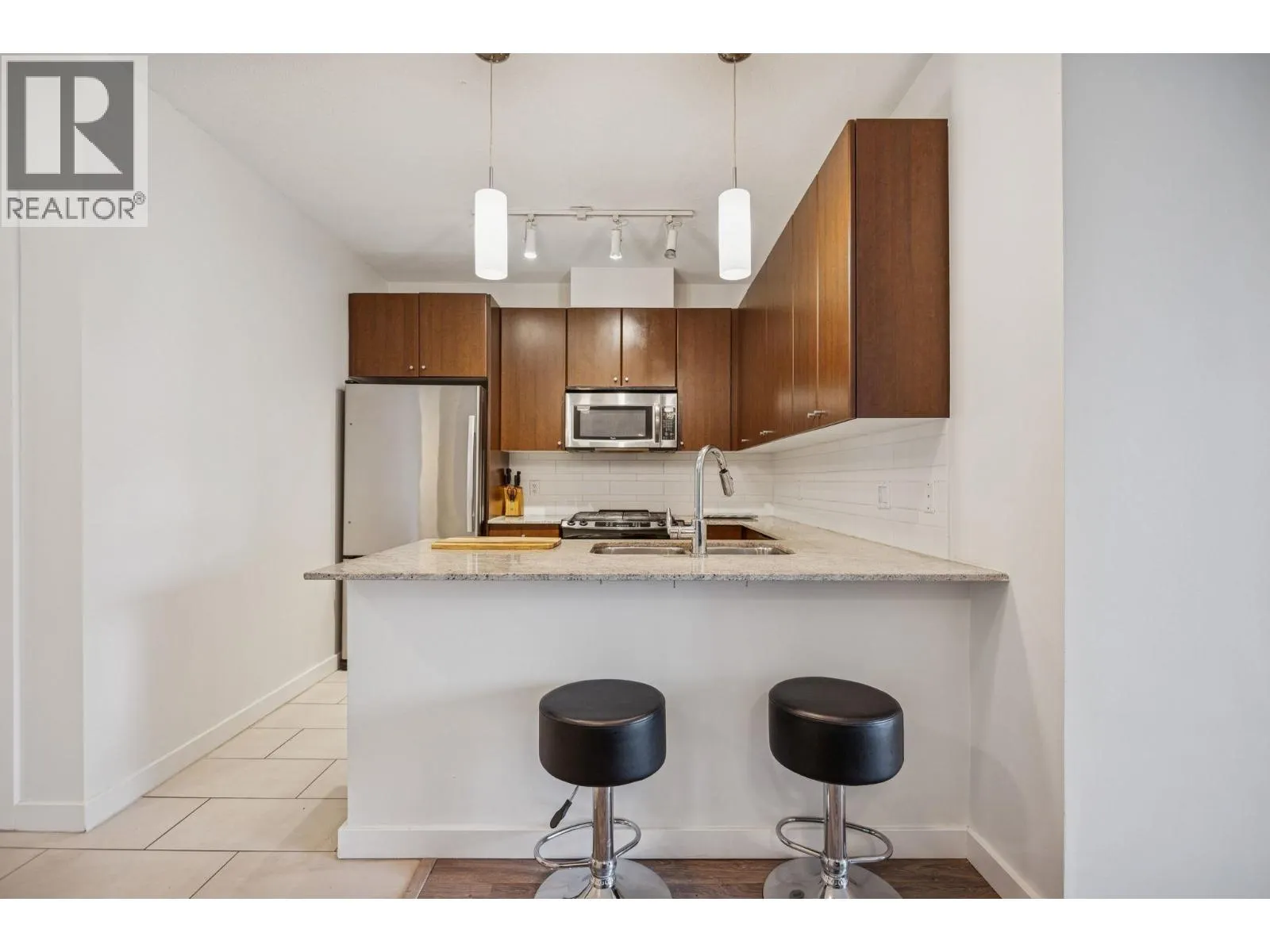 1407 280 ROSS DRIVE