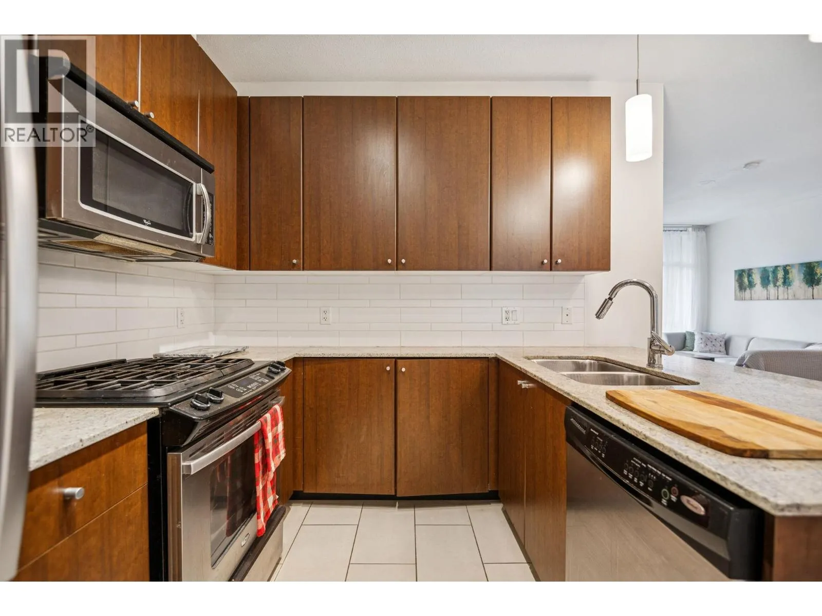 1407 280 ROSS DRIVE