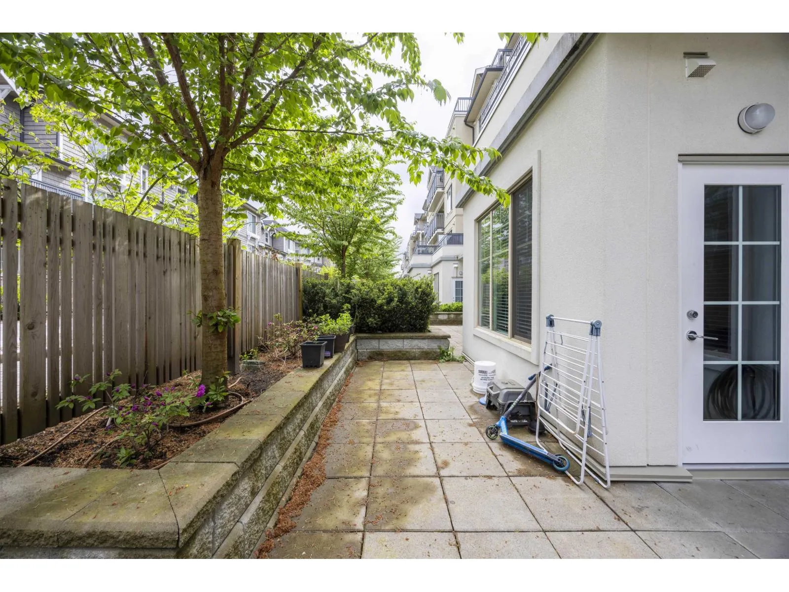 A104 20487 65 AVENUE
