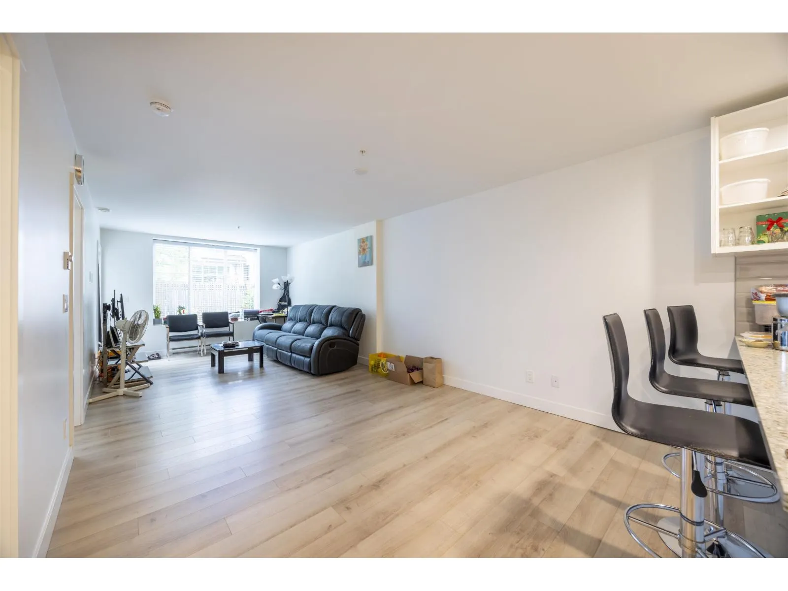 A104 20487 65 AVENUE