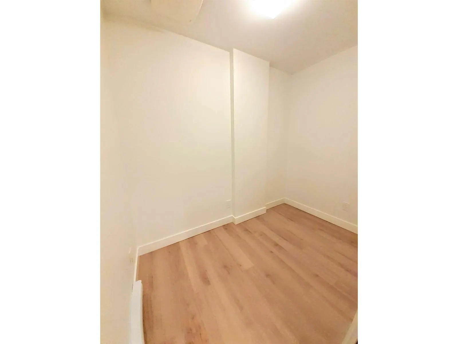 A104 20487 65 AVENUE