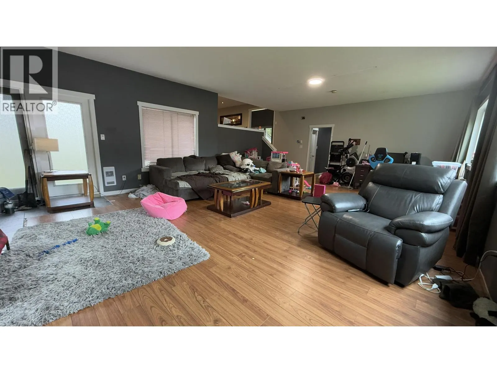523 PILLSBURY AVENUE
