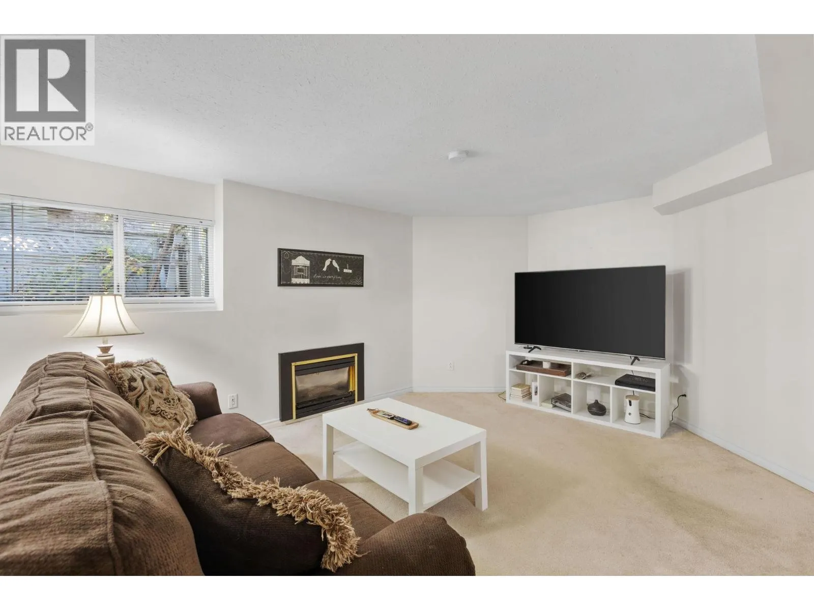 2826 THIMBLEBERRY COURT