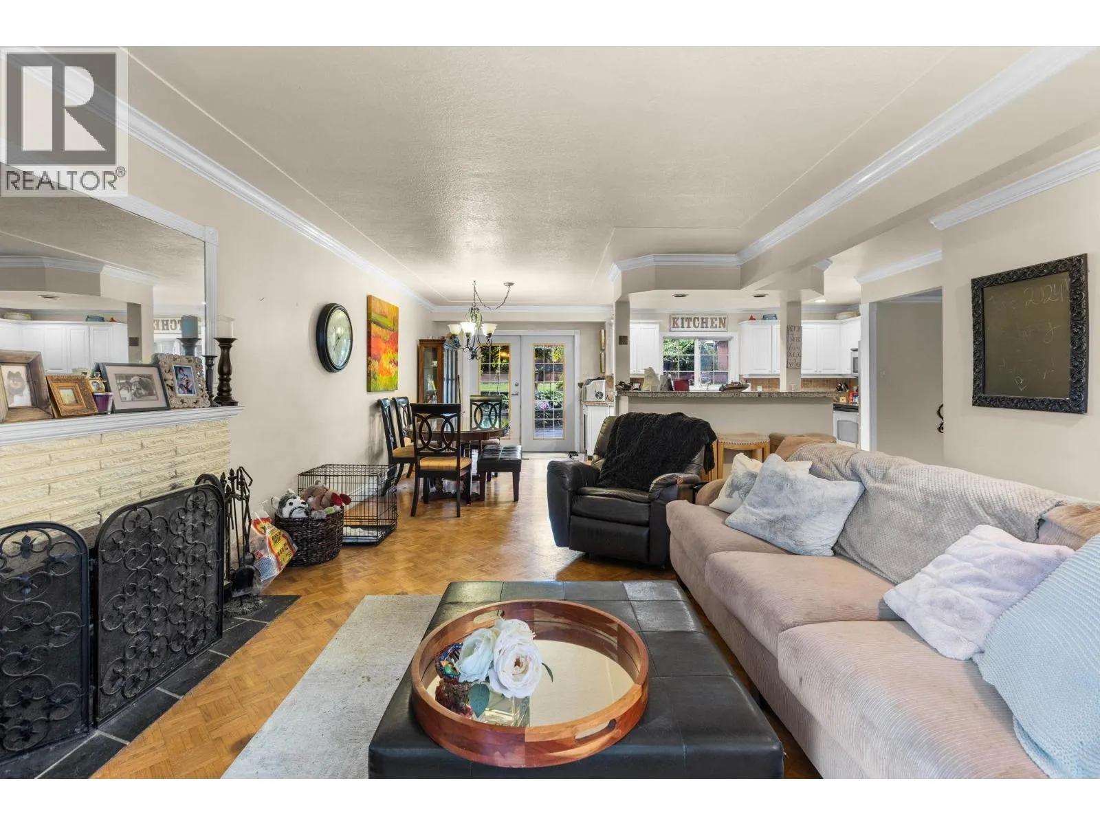 966 DUNDONALD DRIVE