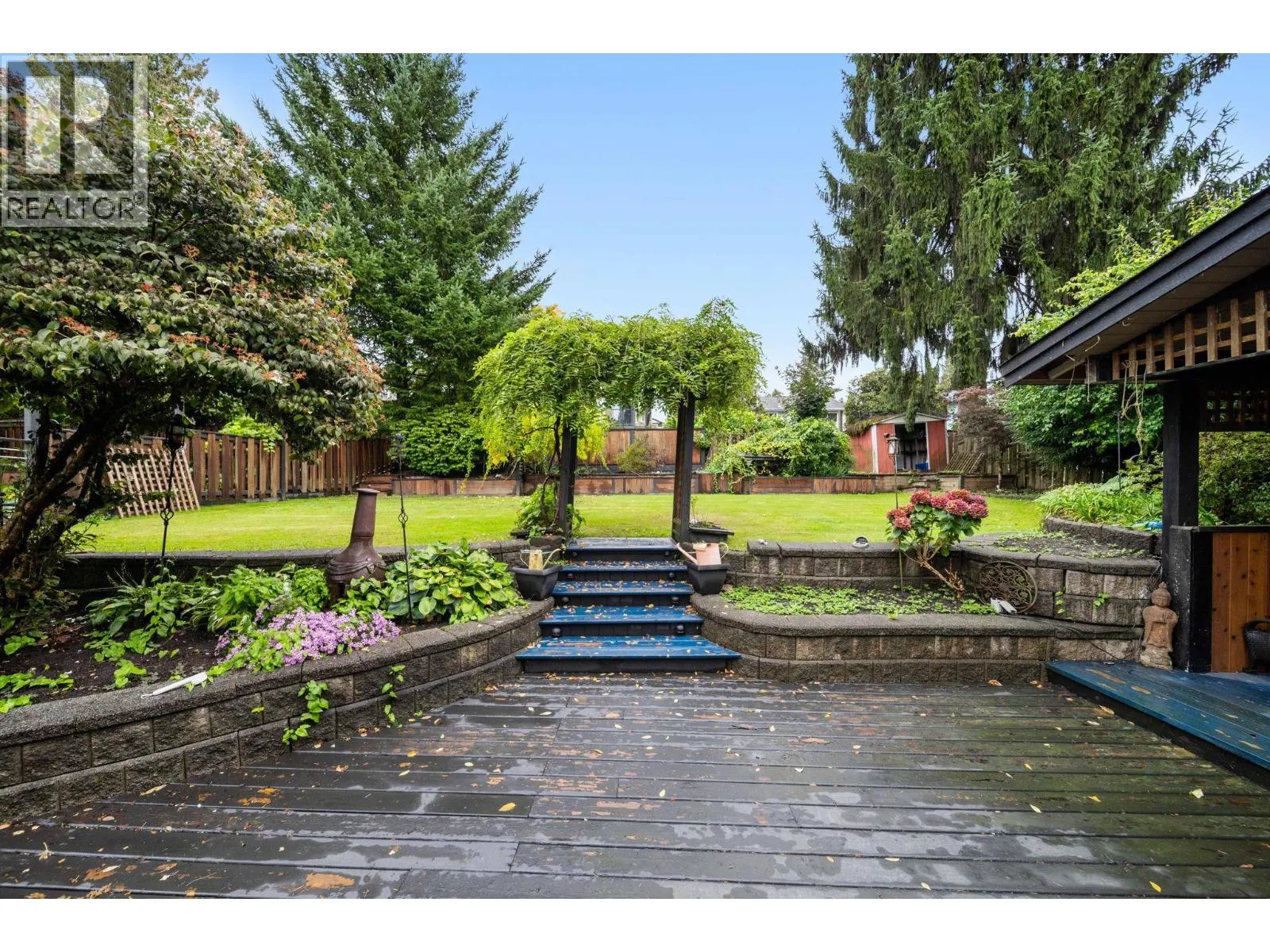 966 DUNDONALD DRIVE