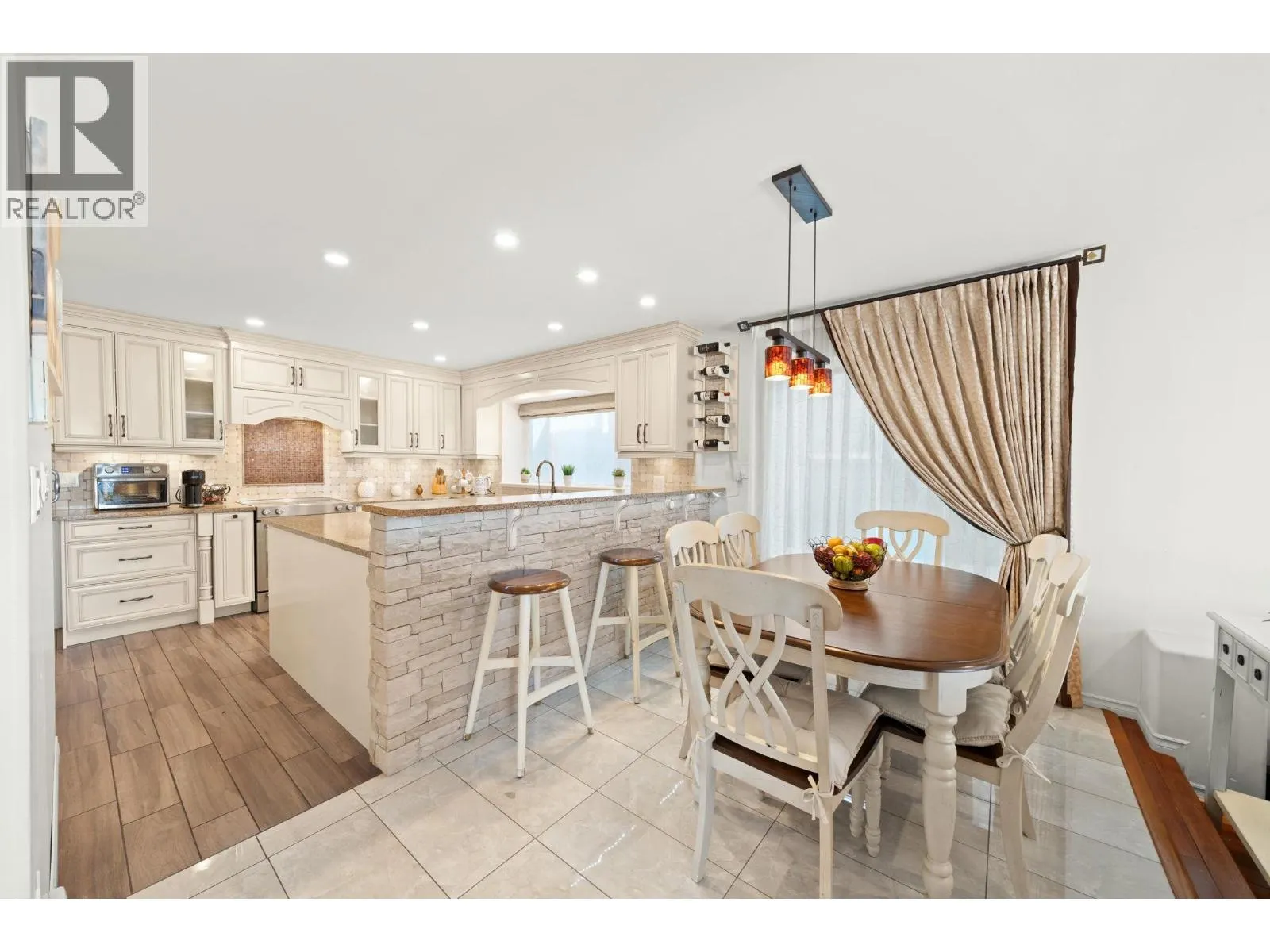 2258 SORRENTO DRIVE