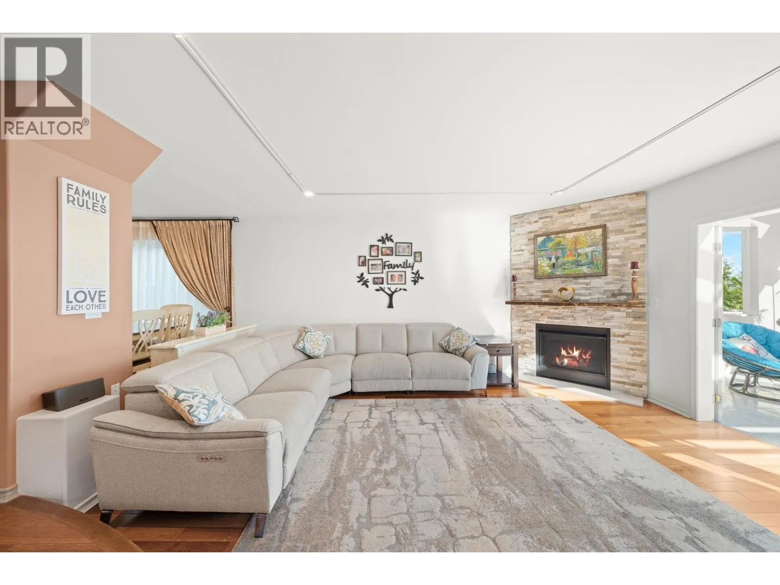 2258 SORRENTO DRIVE