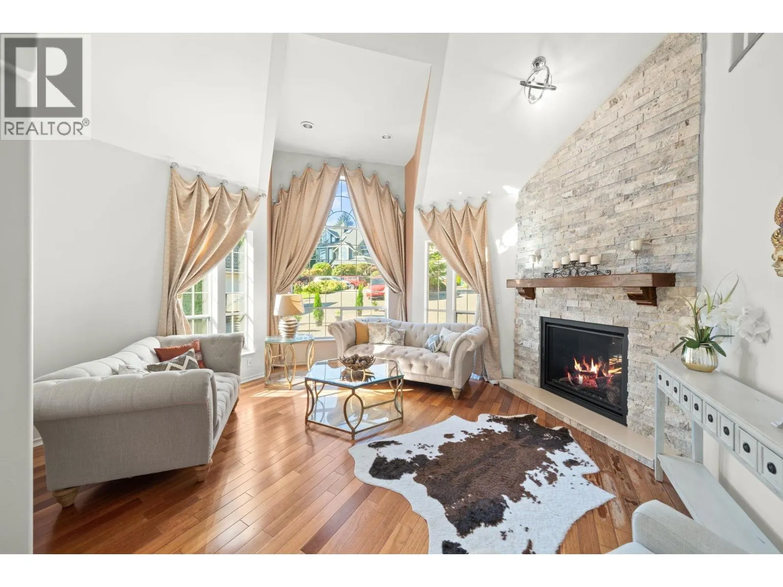 2258 SORRENTO DRIVE