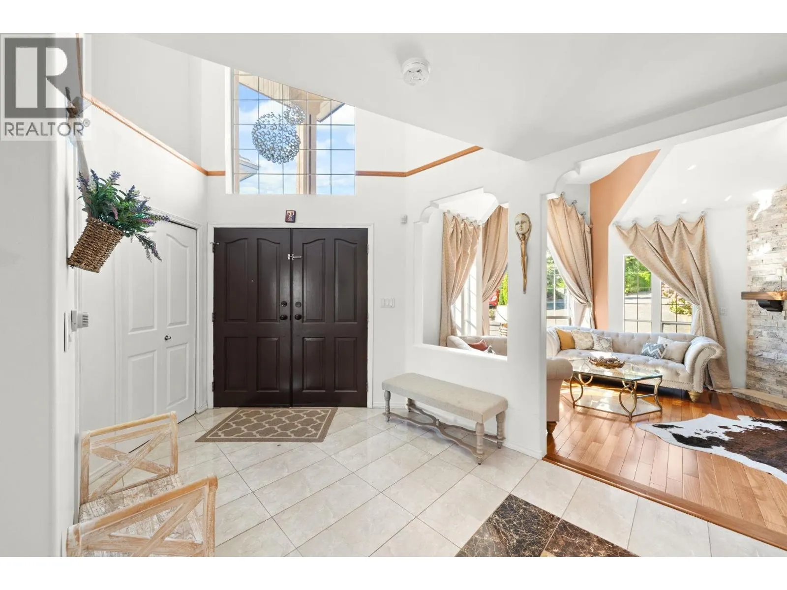 2258 SORRENTO DRIVE