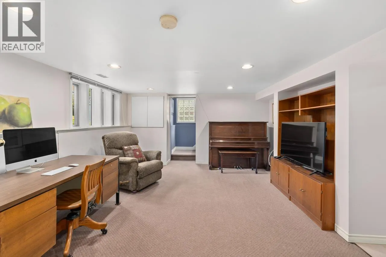 723 E 4TH STREET