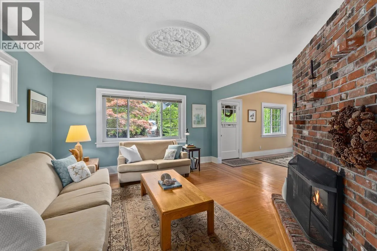 723 E 4TH STREET