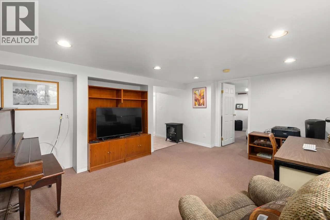 723 E 4TH STREET