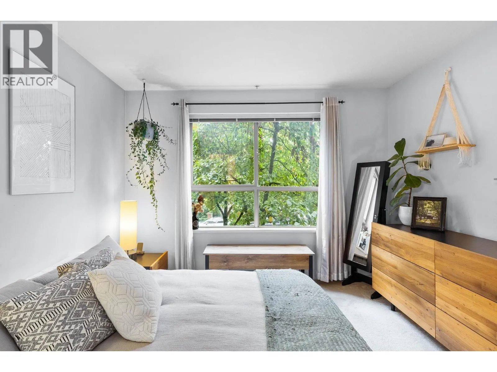 210 200 KLAHANIE DRIVE