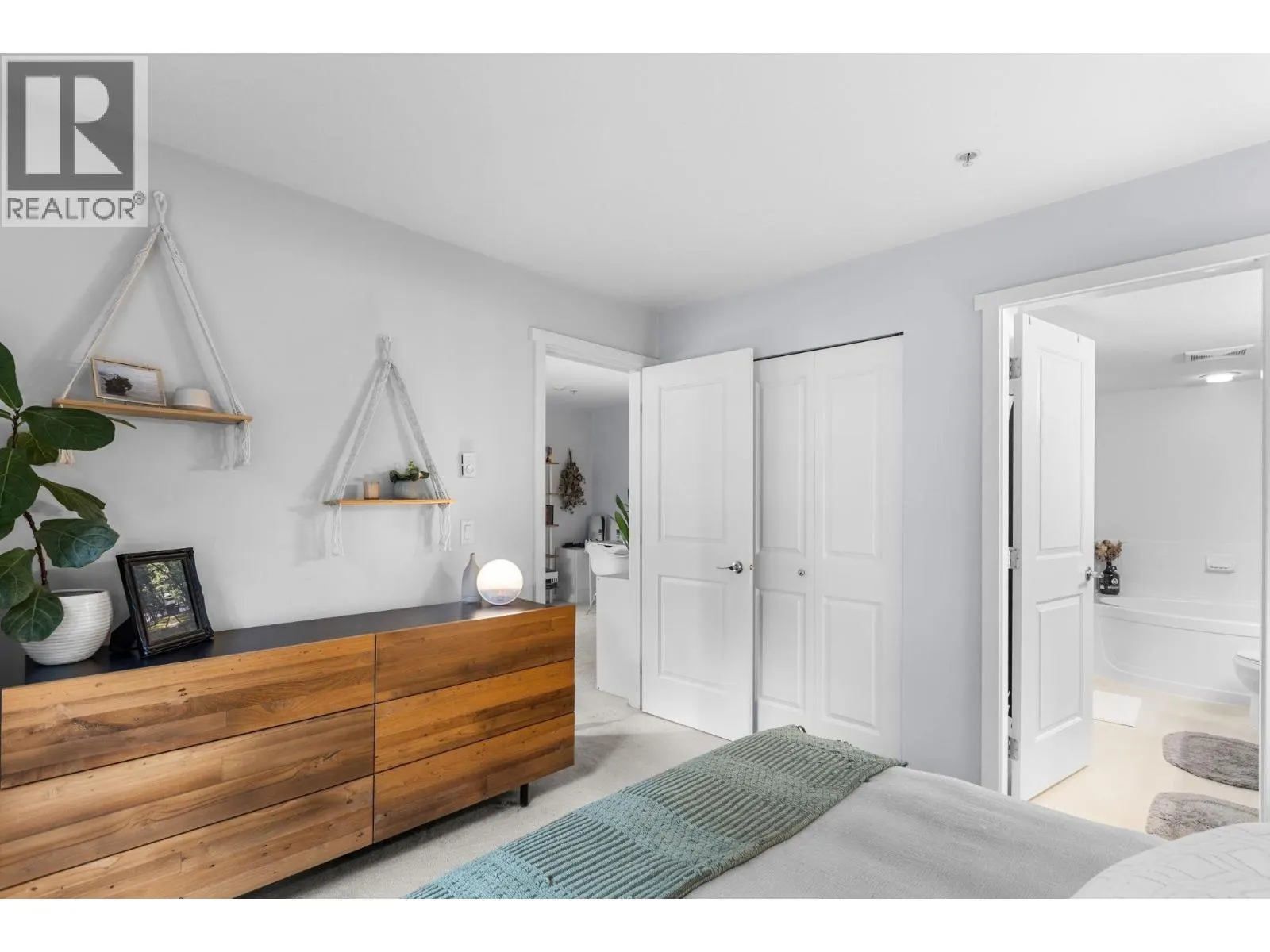 210 200 KLAHANIE DRIVE