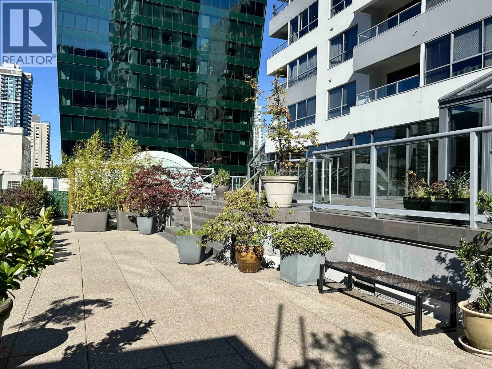 506 1060 ALBERNI STREET