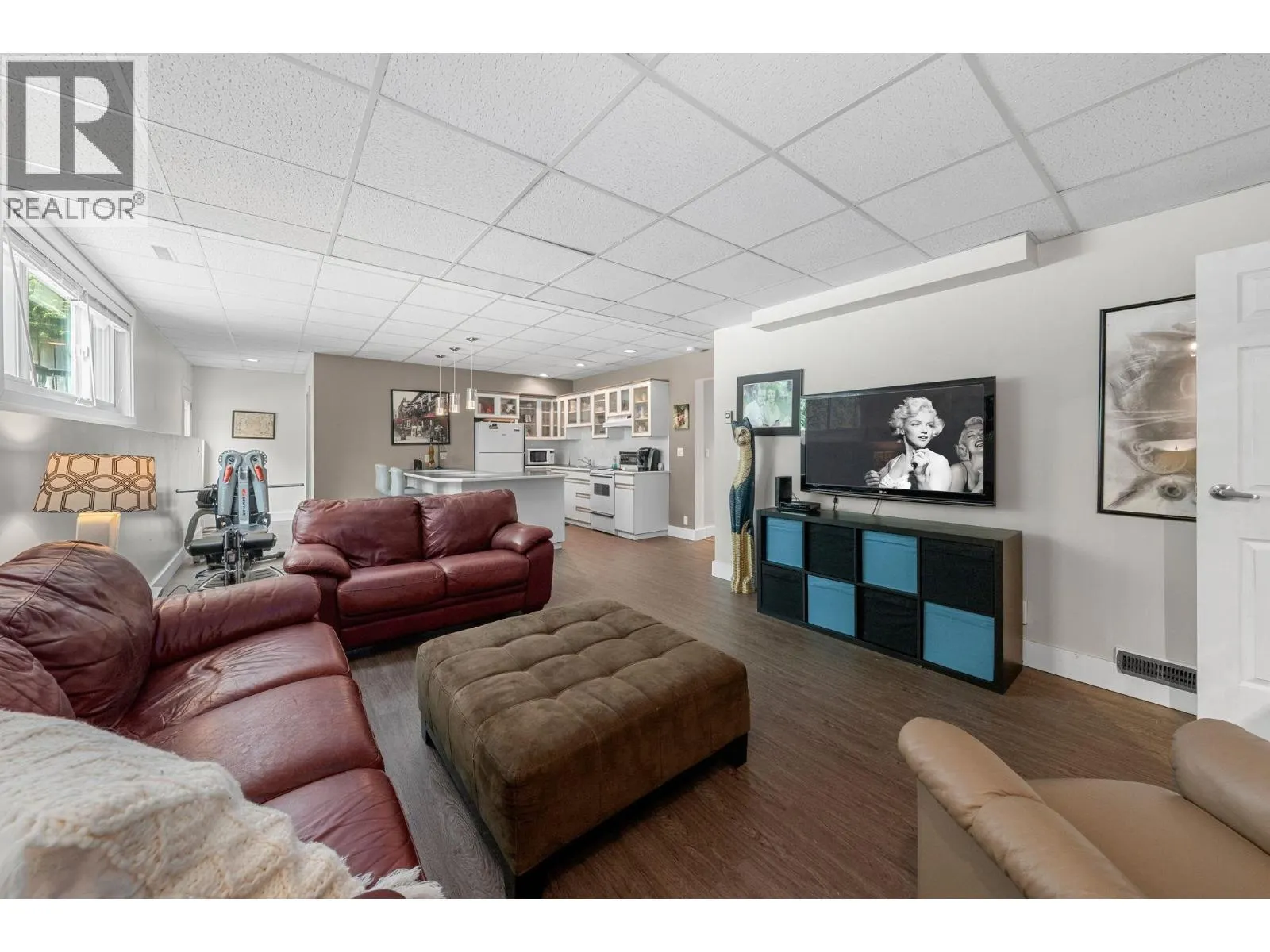 871 FAIRWAY DRIVE