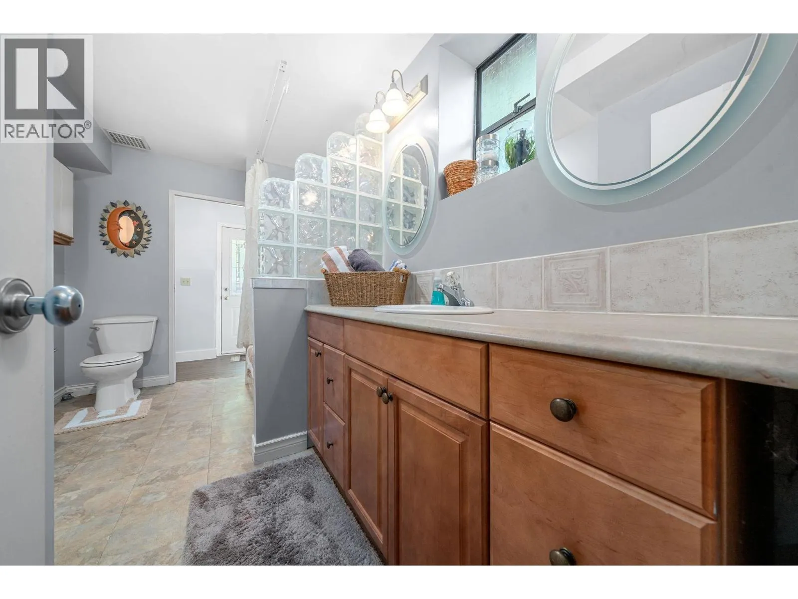 871 FAIRWAY DRIVE