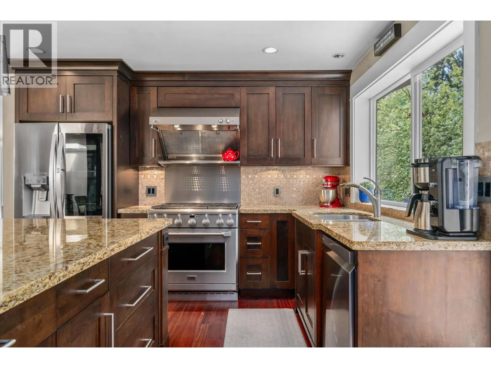 871 FAIRWAY DRIVE