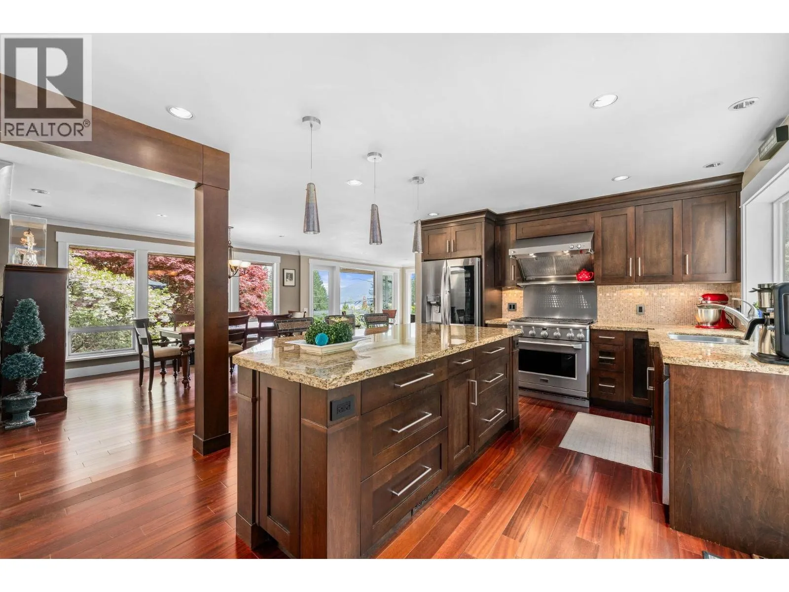 871 FAIRWAY DRIVE