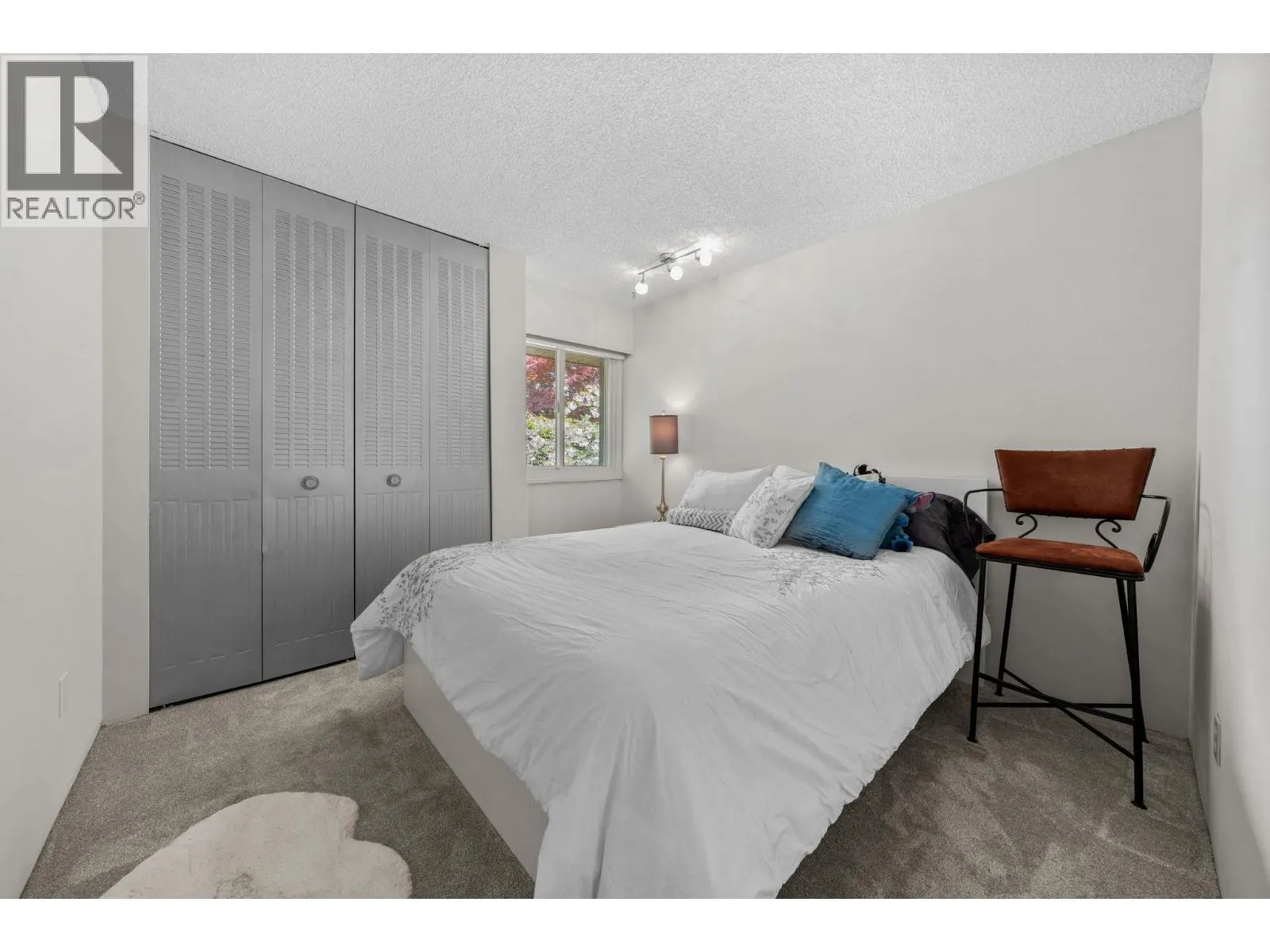 871 FAIRWAY DRIVE