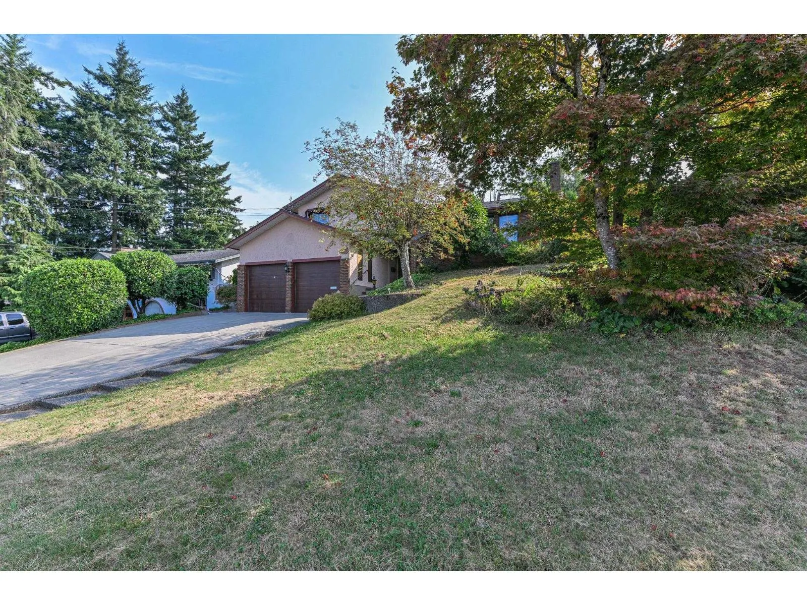 2272 BEVAN CRESCENT