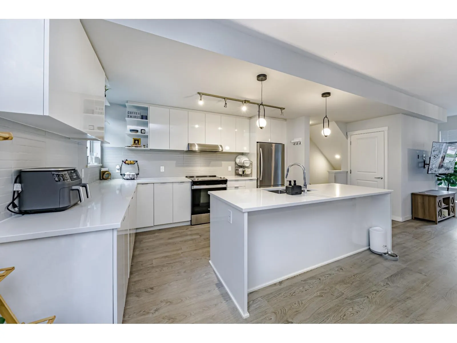 3 15151 EDMUND DRIVE