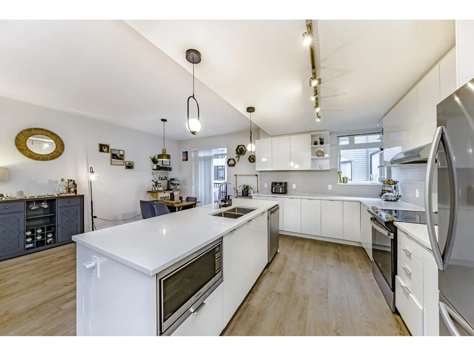 3 15151 EDMUND DRIVE