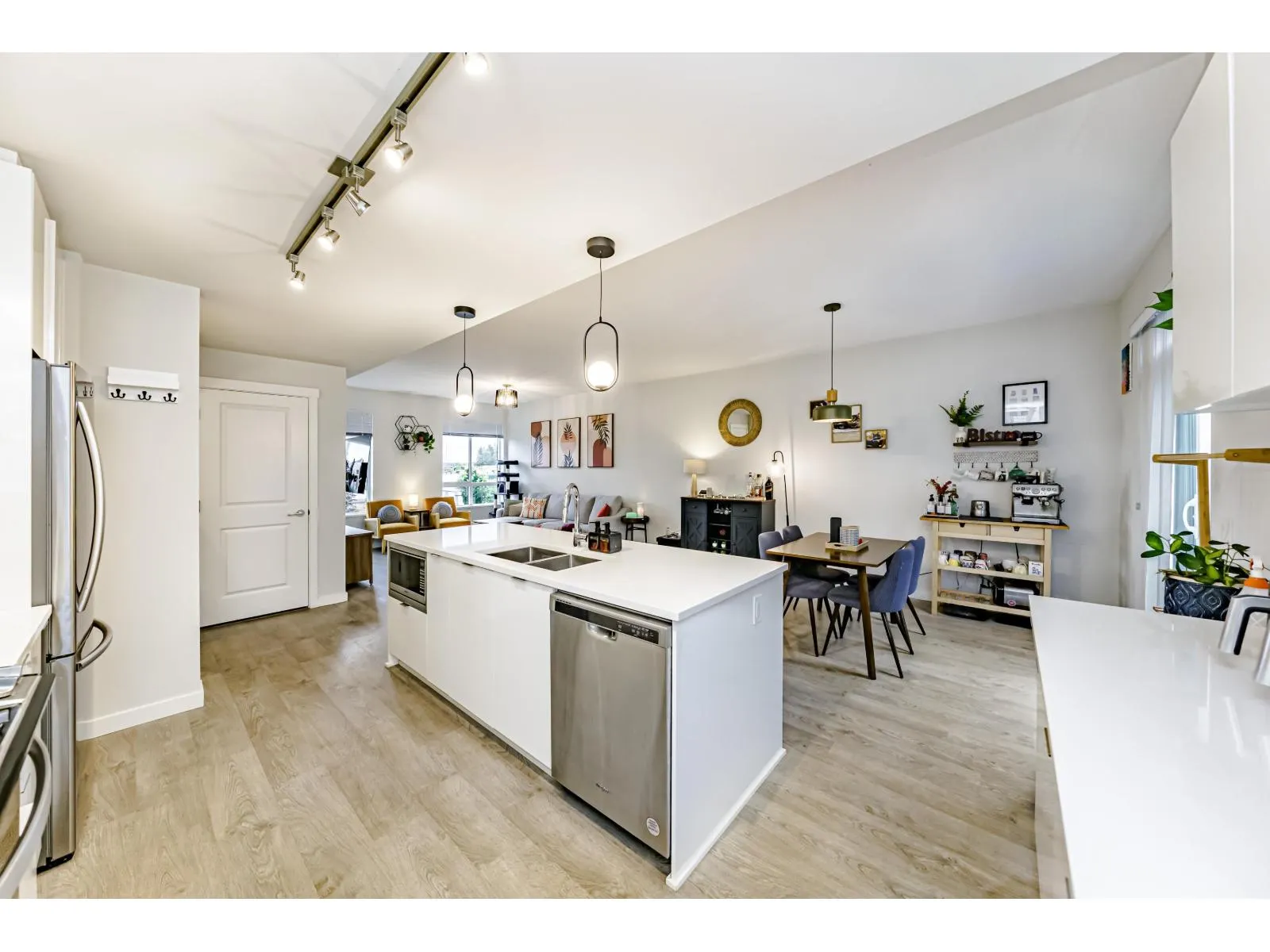 3 15151 EDMUND DRIVE