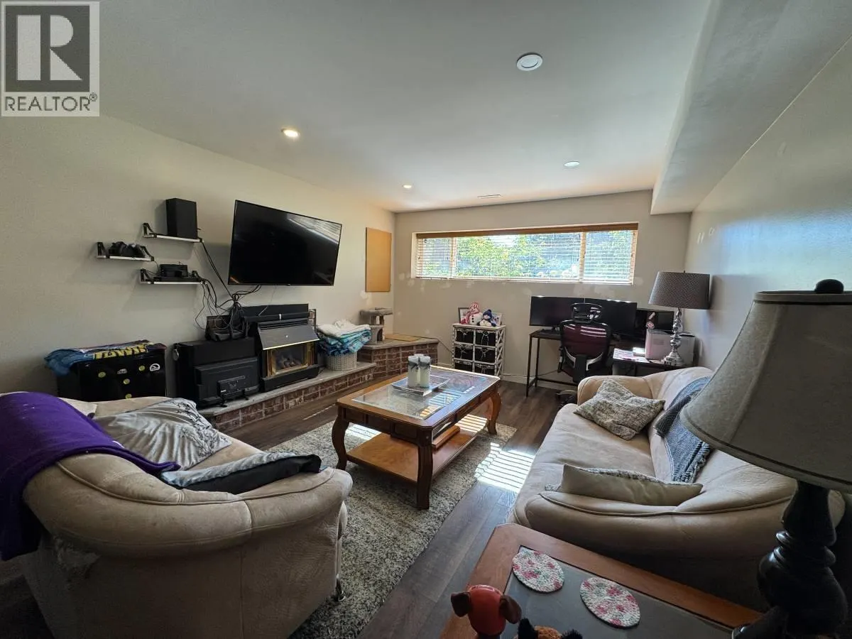 Suite 21633 DONOVAN AVE