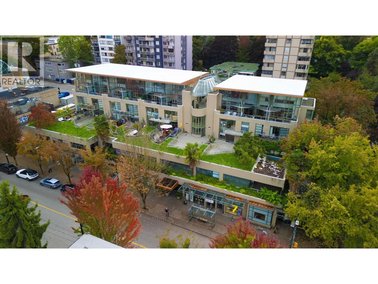 PH4 1688 ROBSON STREET