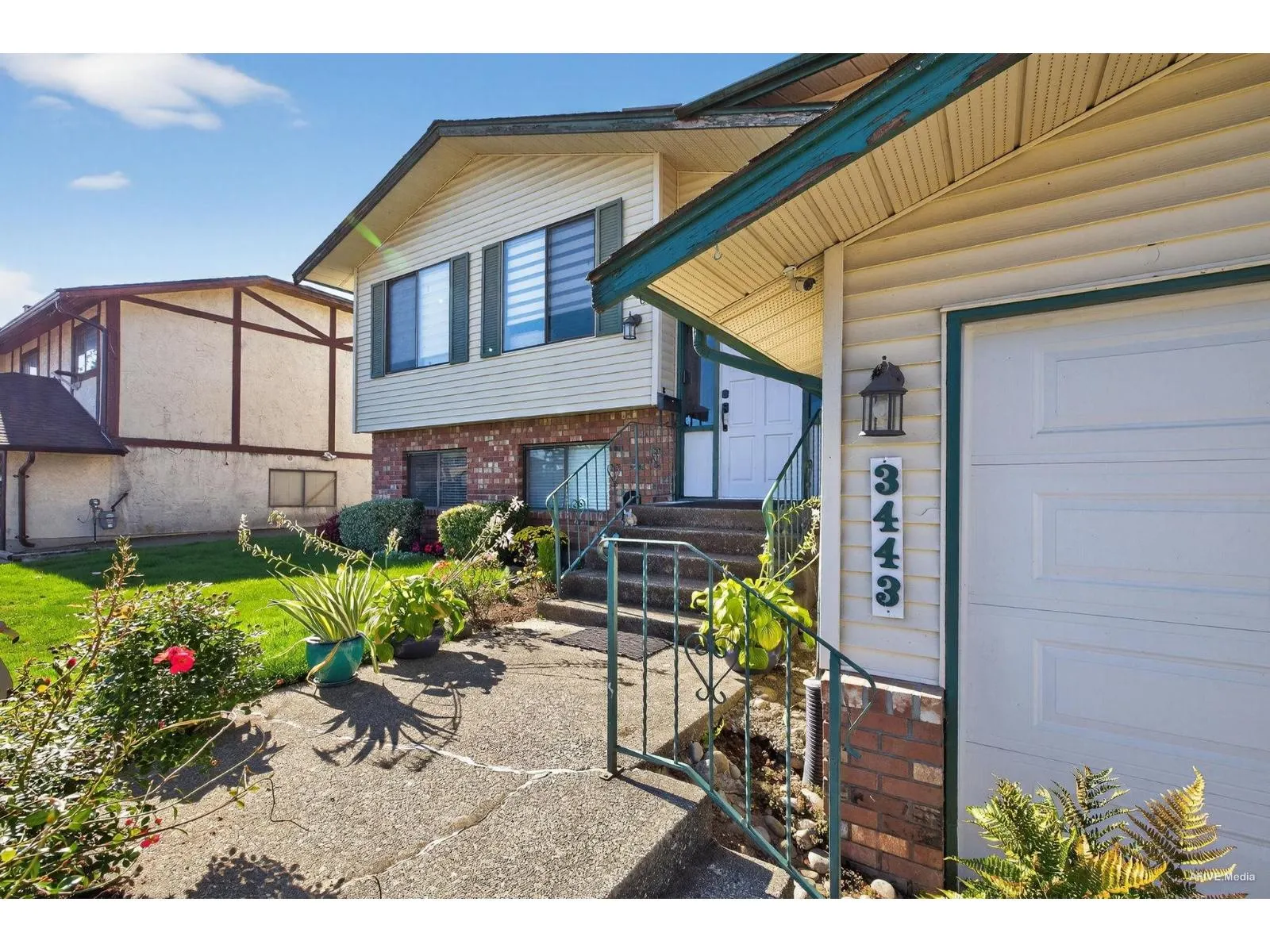 3443 SHUSWAP TERRACE