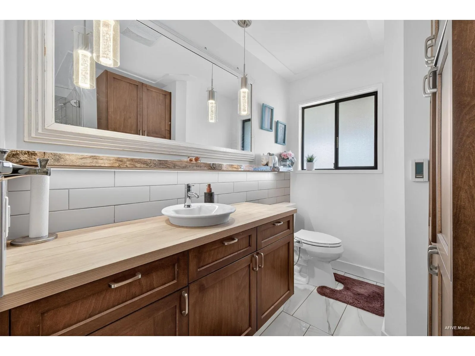 3443 SHUSWAP TERRACE