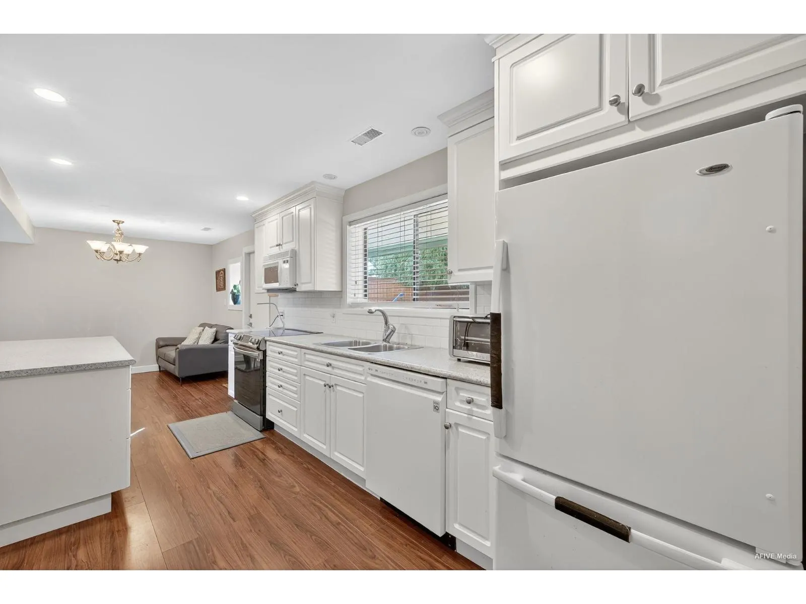 3443 SHUSWAP TERRACE