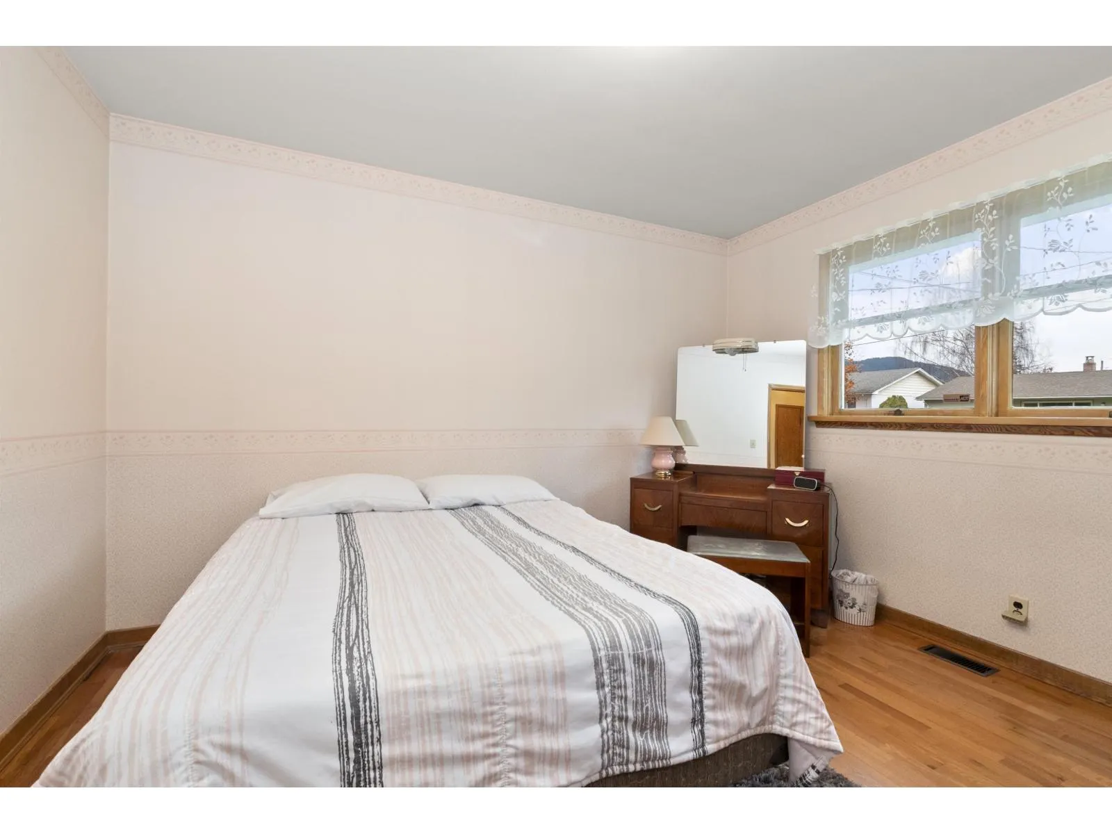 45480 KIPP AVENUE|Chilliwack Proper West