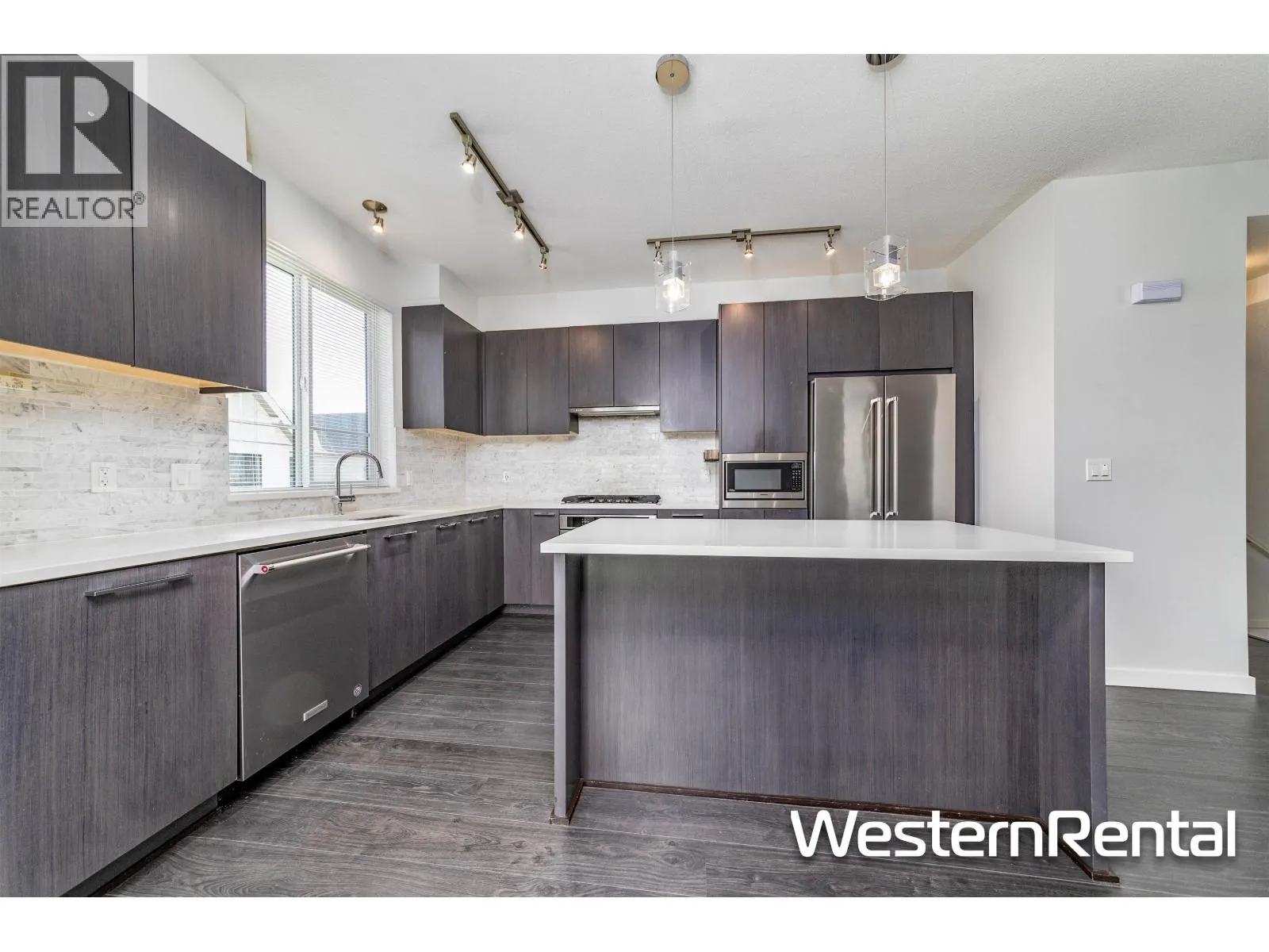 17 3500 BURKE VILLAGE PROMENADE
