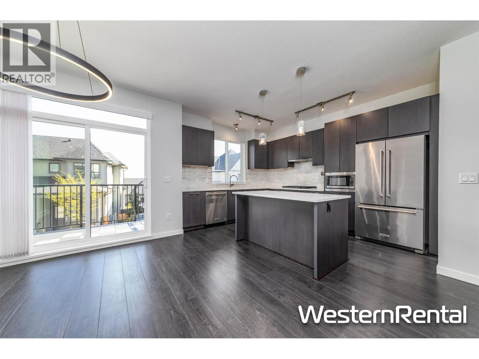 17 3500 BURKE VILLAGE PROMENADE