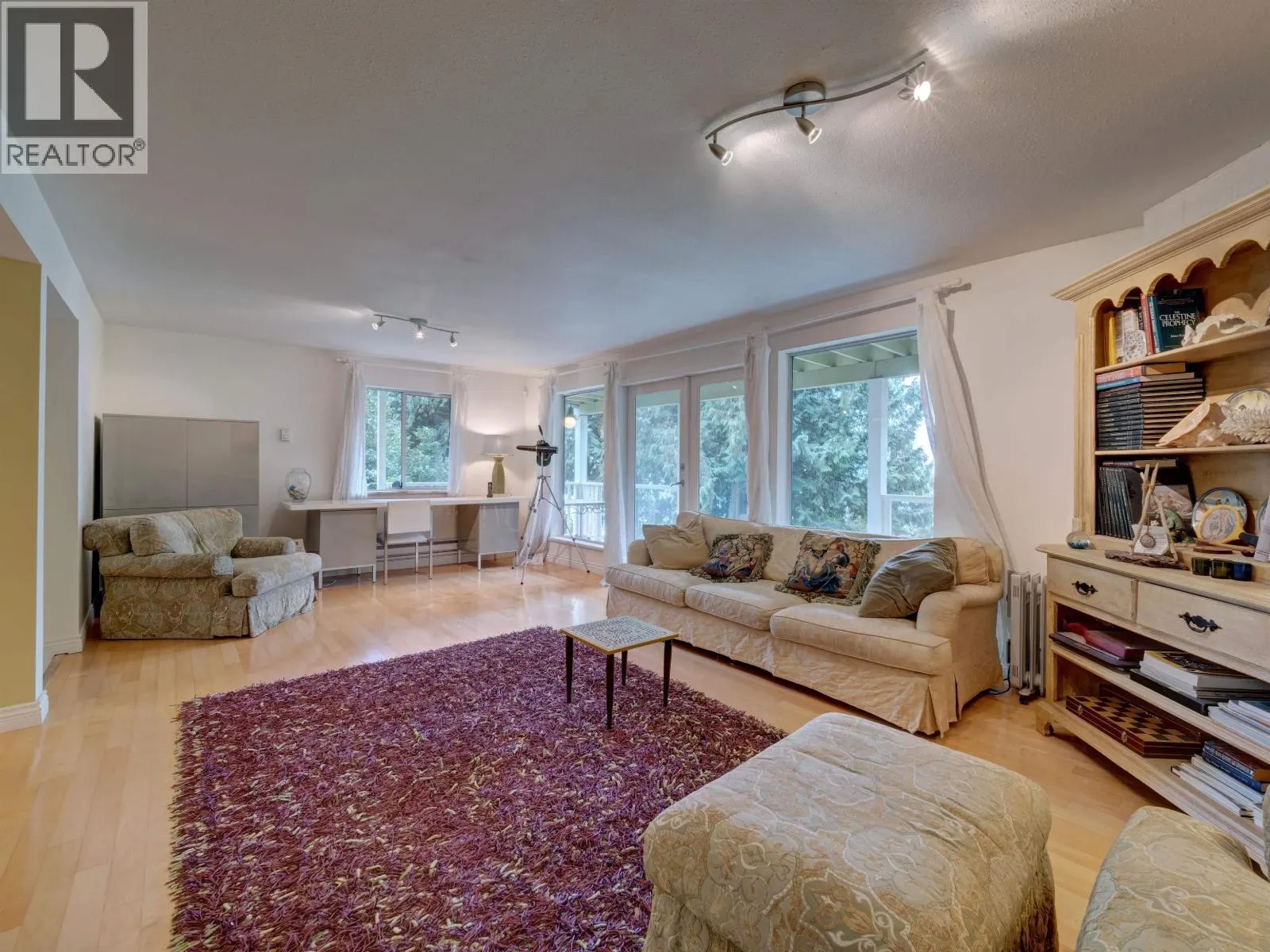 4947 SUNSHINE COAST HIGHWAY