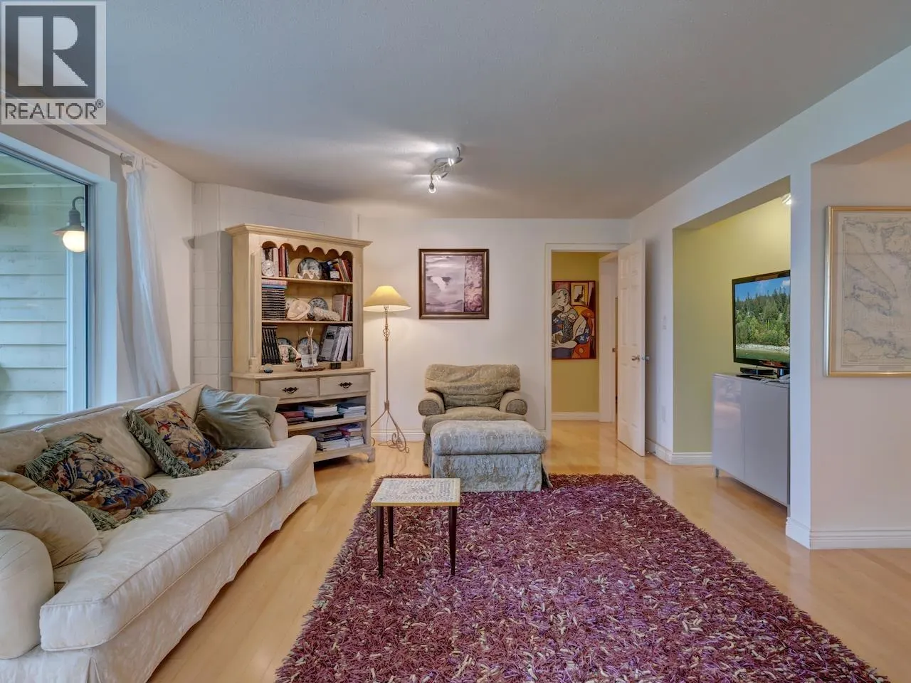 4947 SUNSHINE COAST HIGHWAY