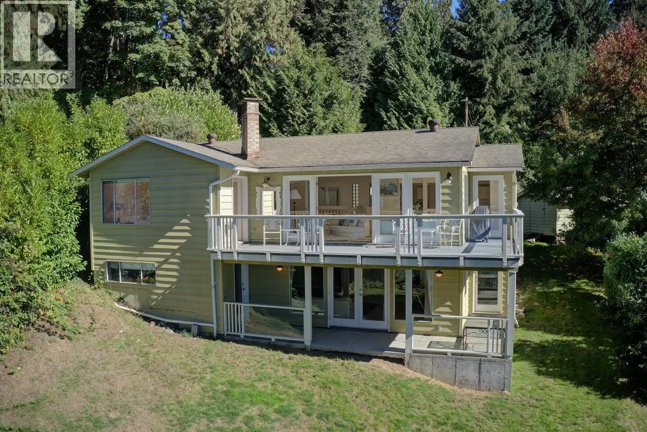 4947 SUNSHINE COAST HIGHWAY